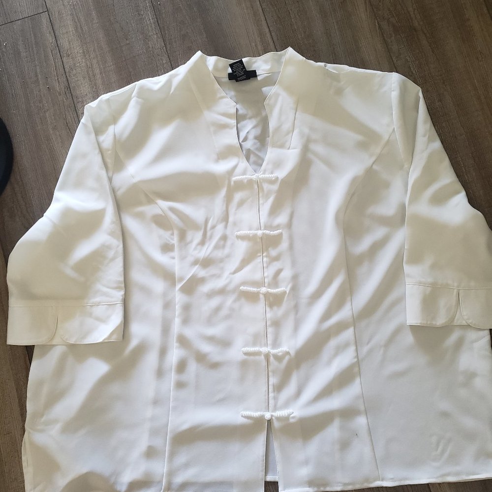 Maggie Barnes White Three/Quarter  Sleeve Button Down  Top Blouse Size 3x(26/28)